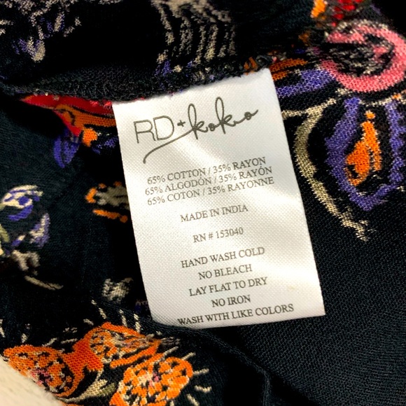 RD+Koko long sleeves V-neck floral blouse small - Picture 3 of 4